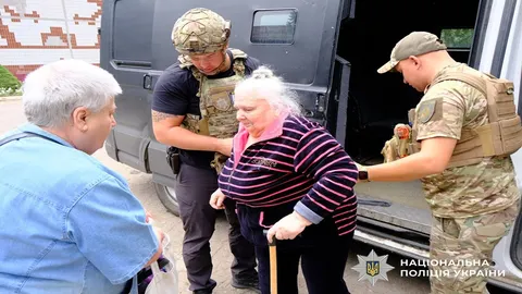 Евакуація з Краматорщини: 13 людей, зокрема діти, вивезені з-під обстрілів