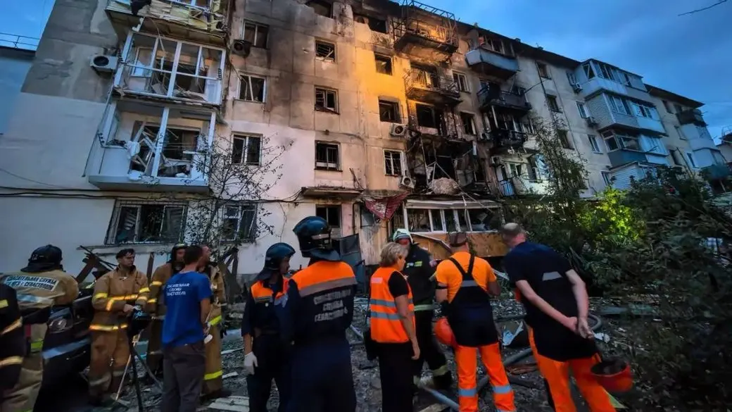 Вибухи в Криму: пошкоджено будинок у Севастополі, є поранені