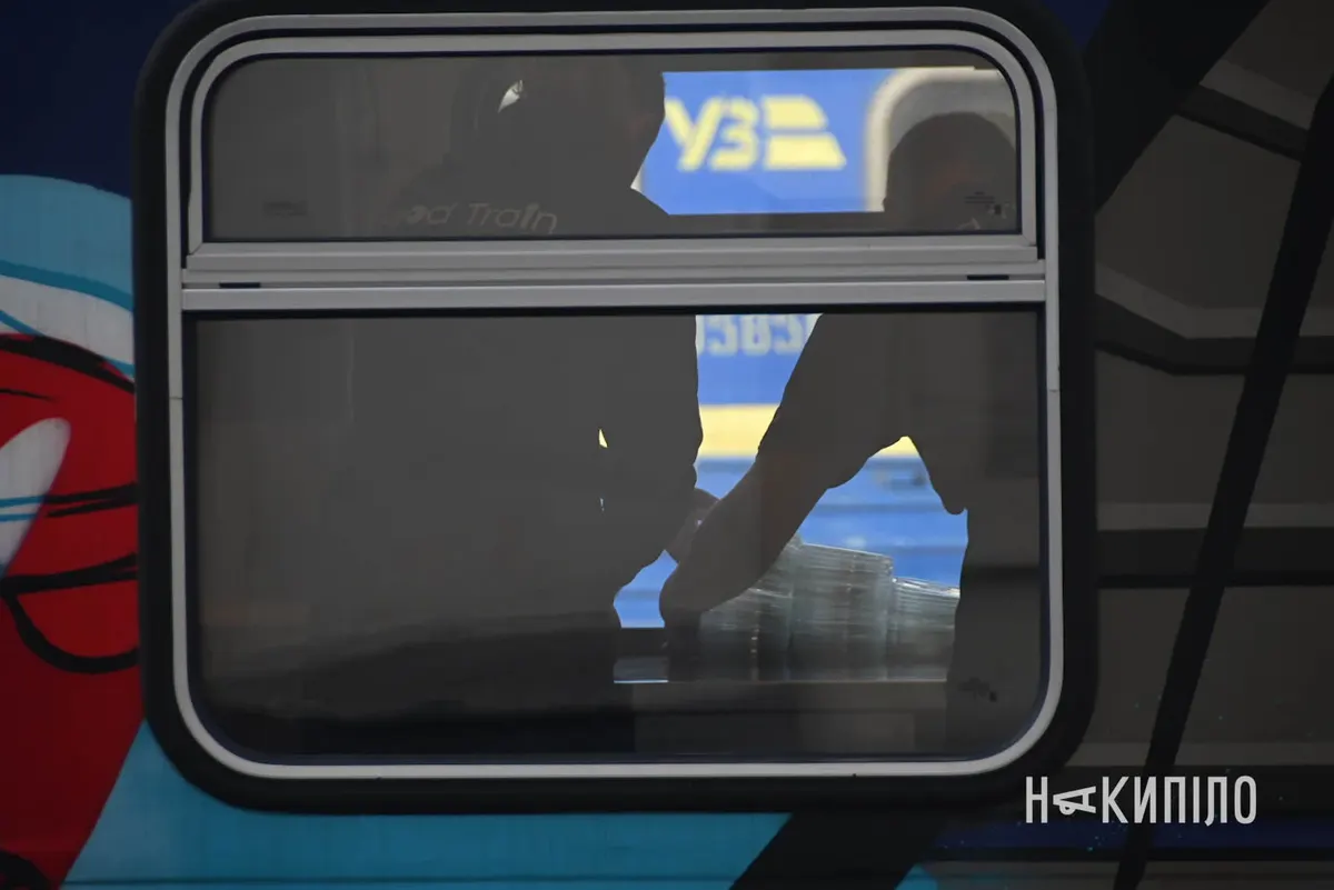 На Харківщині через безпеку затримуються три поїзди