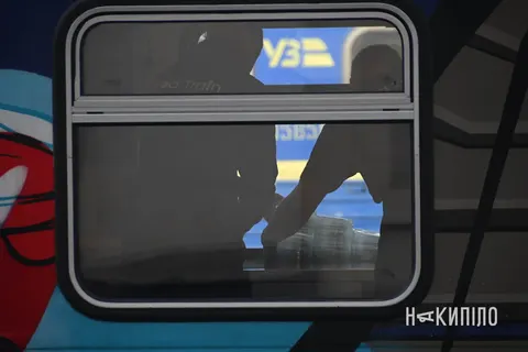 На Харківщині через безпеку затримуються три поїзди