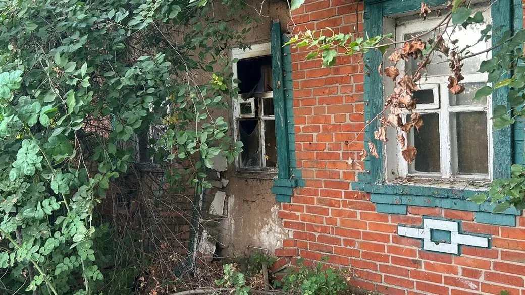 Удар по Золочеву: безпілотник влучив у приватний будинок, пожежу загасили