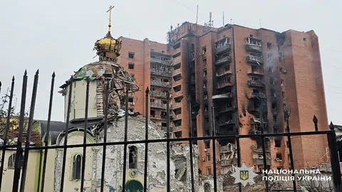 Обстріли Донеччини: за добу 1768 атак, пошкоджено лікарню, храм і десятки будинк