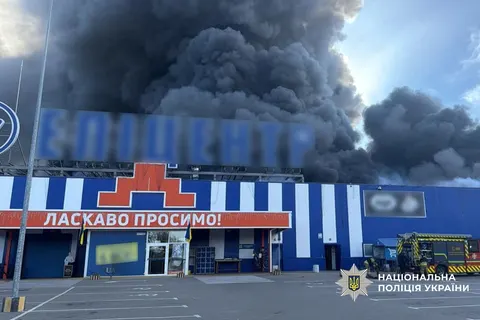 Росіяни вдарили по «Епіцентру» в Прилуках: що відомо