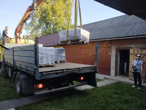 Безбар'єрність починається з подвір'я: на Глибоччині ветерану пристосовують двір