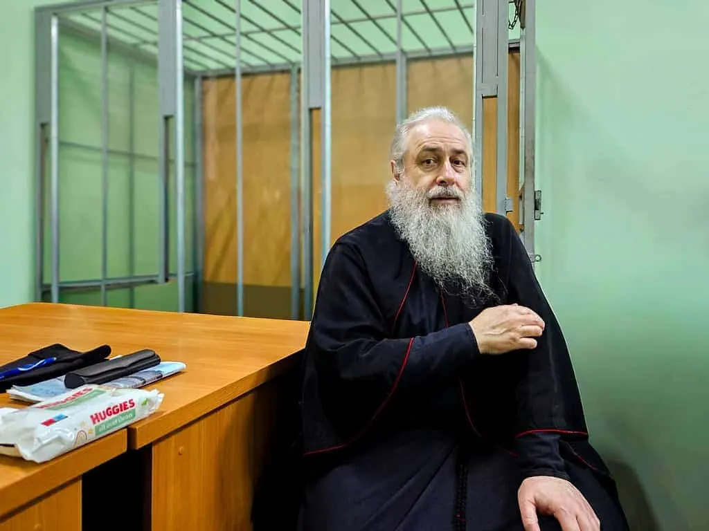 Справу митрополита Арсенія відклали через лікарняний судді