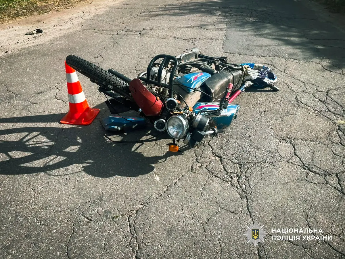 На Золотоніщині мотоцикліст потрапив у лікарню після зіткнення з кросовером