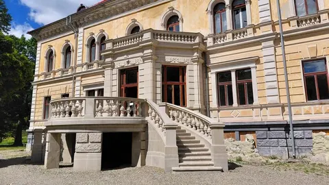 У Сколе відкрили частково відреставрований Палац Гредлів: що відомо