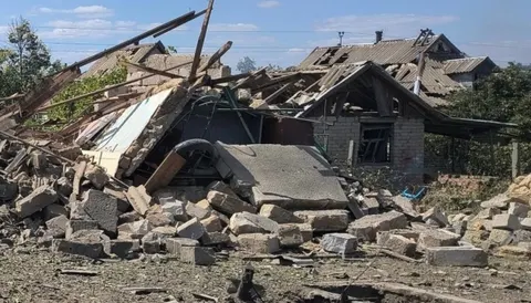 Удар КАБами по Миколаївщині: пошкоджено десятки будинків та школа