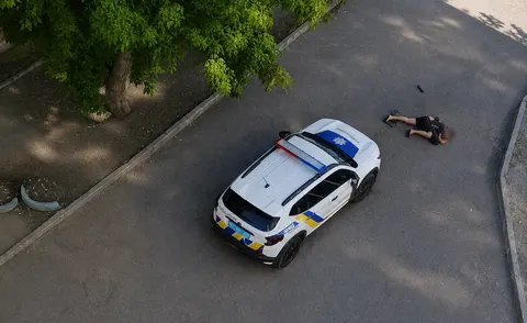 У Кам'янському поліцейське авто переїхало чоловіка: що відомо