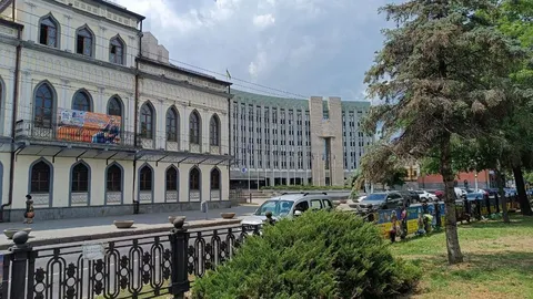 Атаки РФ на Дніпропетровщину: поранений, пошкоджені дитсадок та житло