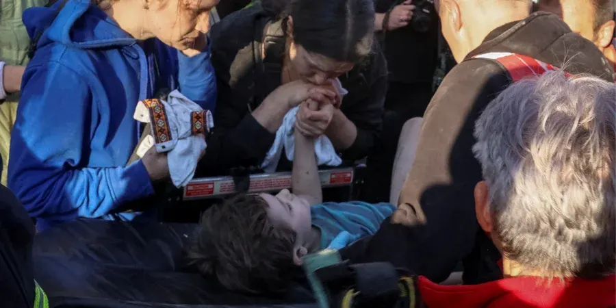 У Львові врятували 6-річного хлопчика з-під завалів після ракетної атаки