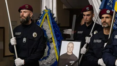 У Дніпрі попрощалися з поліцейським, який загинув від удару дрона у Марганці