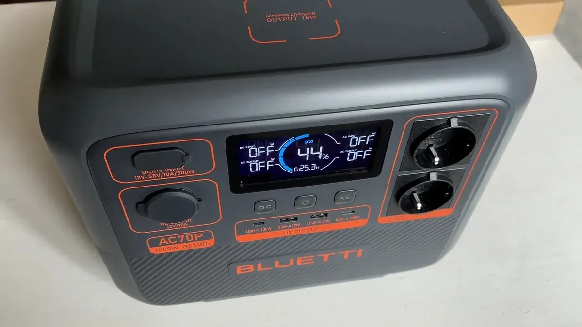 Bluetti AC70P: що дає зарядна станція на 1000 Вт під час відключень