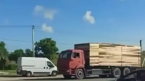 У Керчі окупанти оштрафували чоловіка за відео з бензовозом