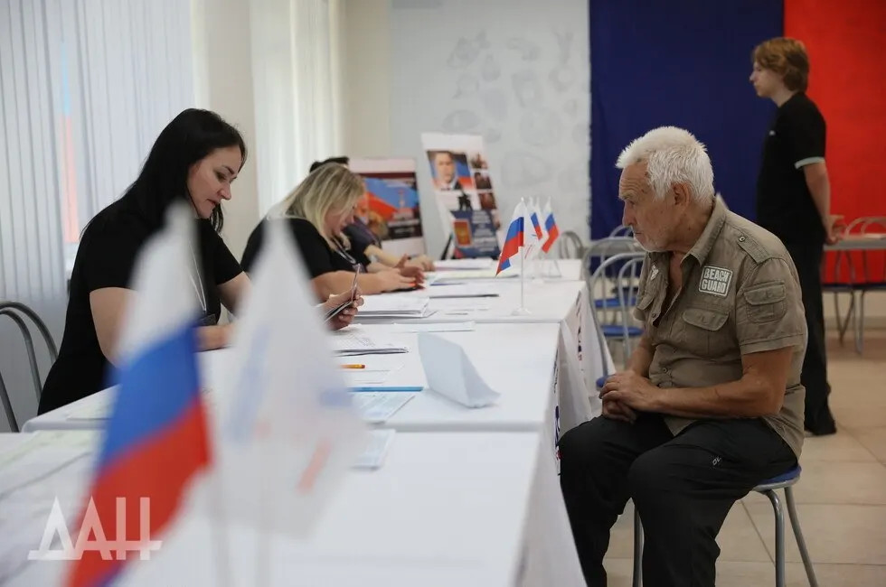 Росія звітує про «явку» на псевдовиборах на Донбасі: що це означає