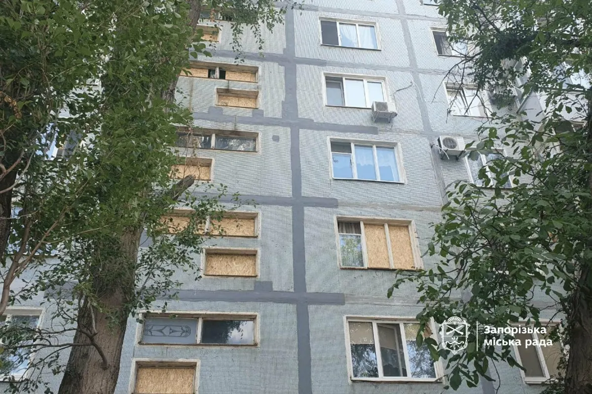 У Запоріжжі після атаки два під'їзди багатоповерхівки лишилися без газу
