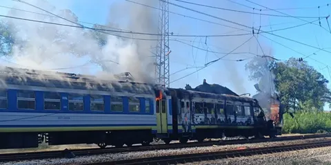 Удар по потягу Харків–Ізюм: шестеро постраждалих, вогонь на станції