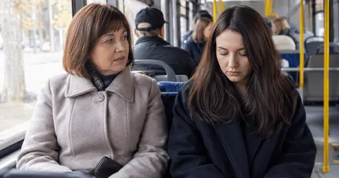 Навушники без музики: нова форма «не турбуйте мене» чи просто неввічливість