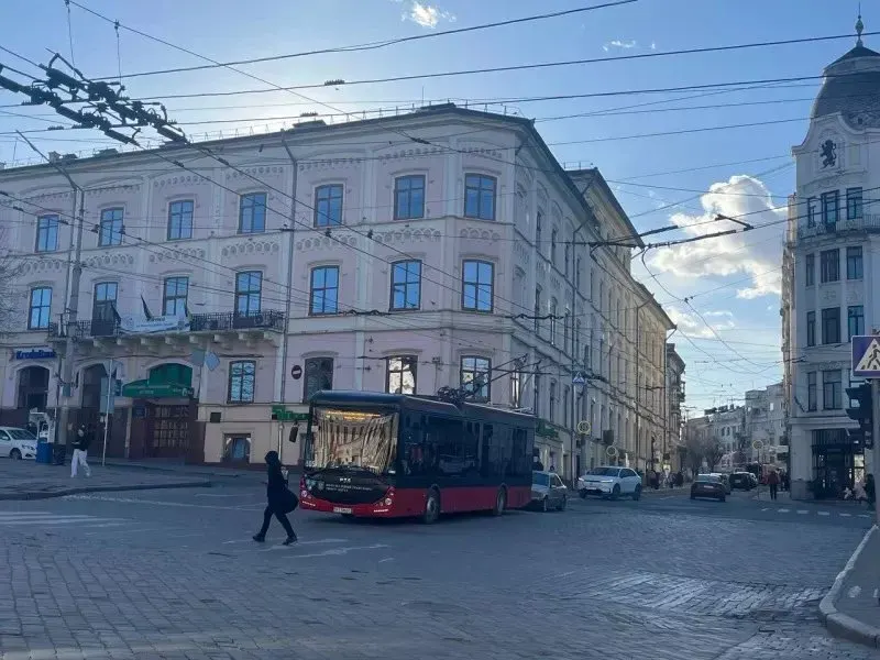 У Чернівцях через слідчий експеримент зупинилися тролейбуси