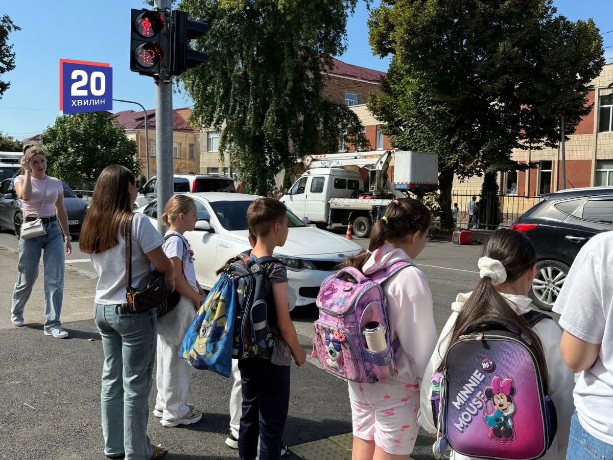 У Вінниці біля ліцею №13 запрацював новий світлофор: що зміниться