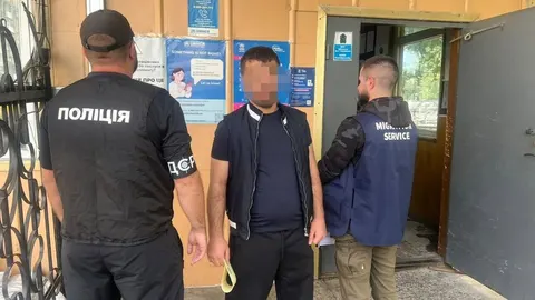 Видворення з України: громадянина Азербайджану, який відбув термін на Рівненщині, вислали за порушен