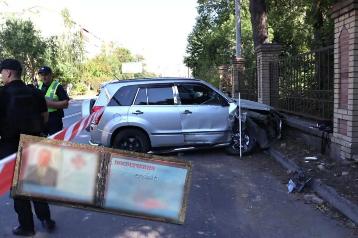У Вінниці водій з підробленим посвідченням тікав від поліції та спричинив дві ДТП