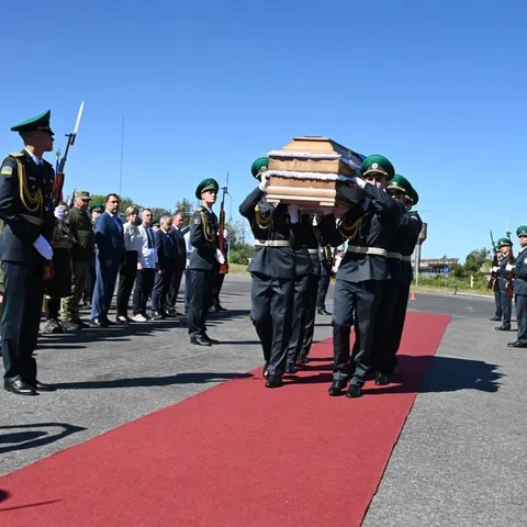Прах засновника ОУН Євгена Коновальця повернули в Україну