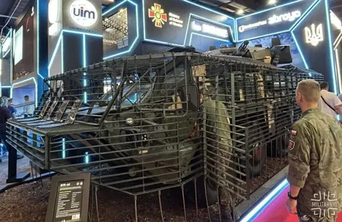 Україна показала модернізований БТР-4Е "Буцефал" з новим бойовим модул