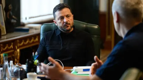 Поклад доповів Зеленському про підготовку відповіді на удари РФ