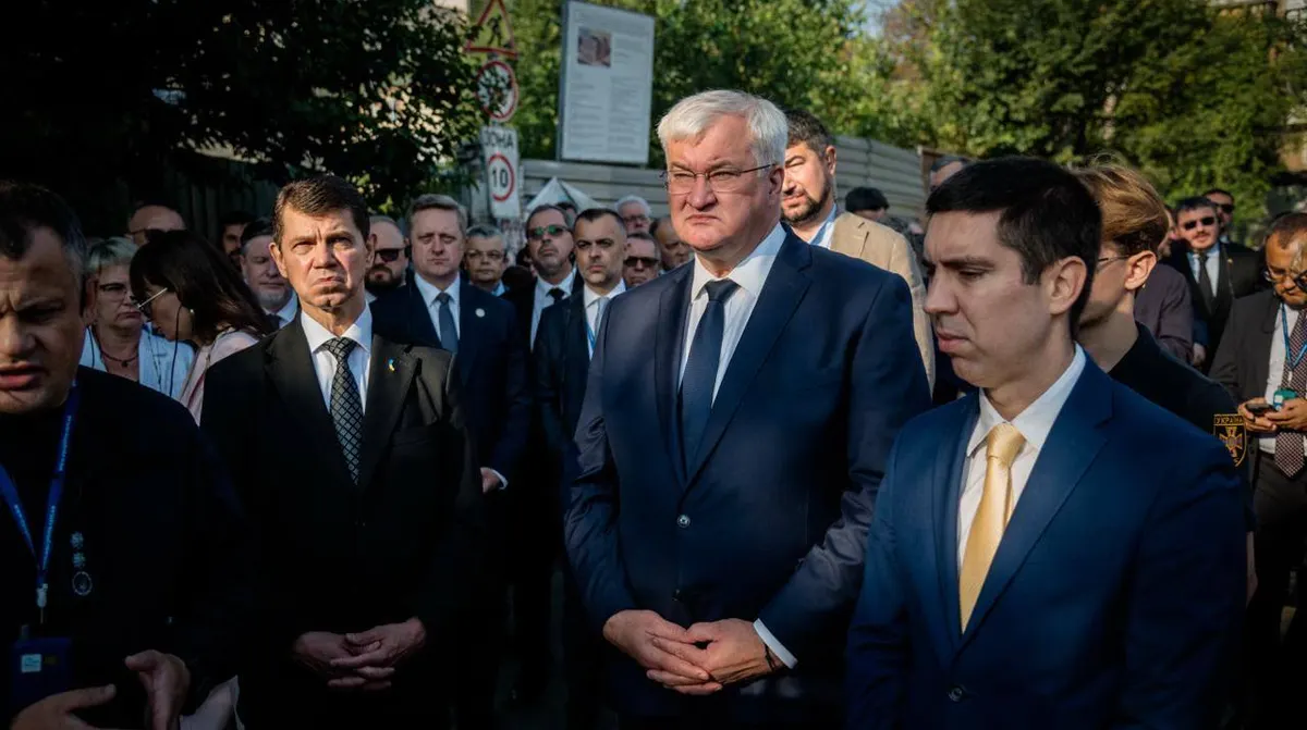 Сибіга відкрив нараду послів: головне — мир і лідерство України