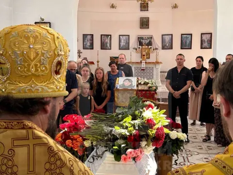У Кривому Розі попрощалися з жертвою атаки на ТЦ «Сонячна галерея»