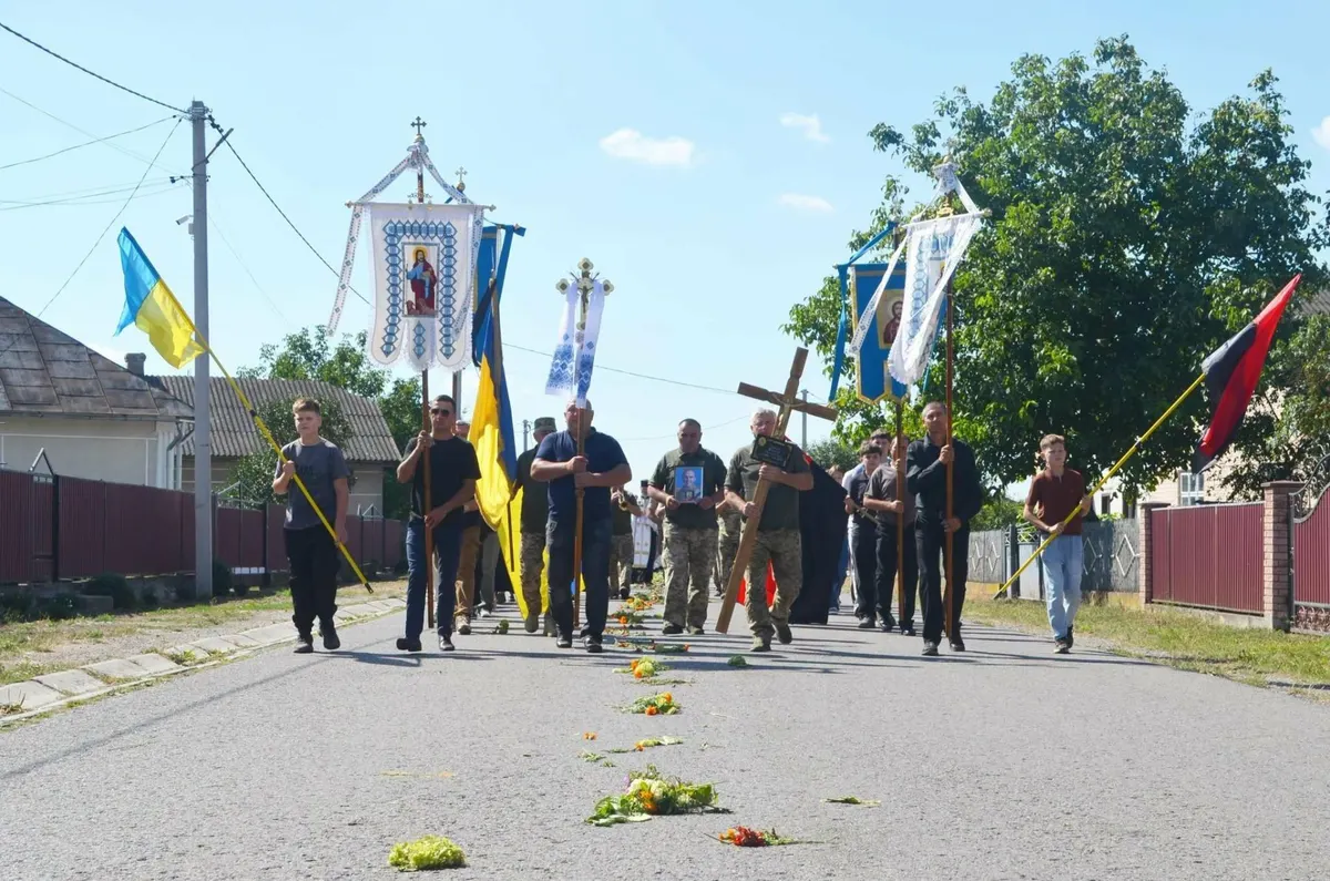 Після двох років очікування: на Тернопільщині попрощалися з Героєм