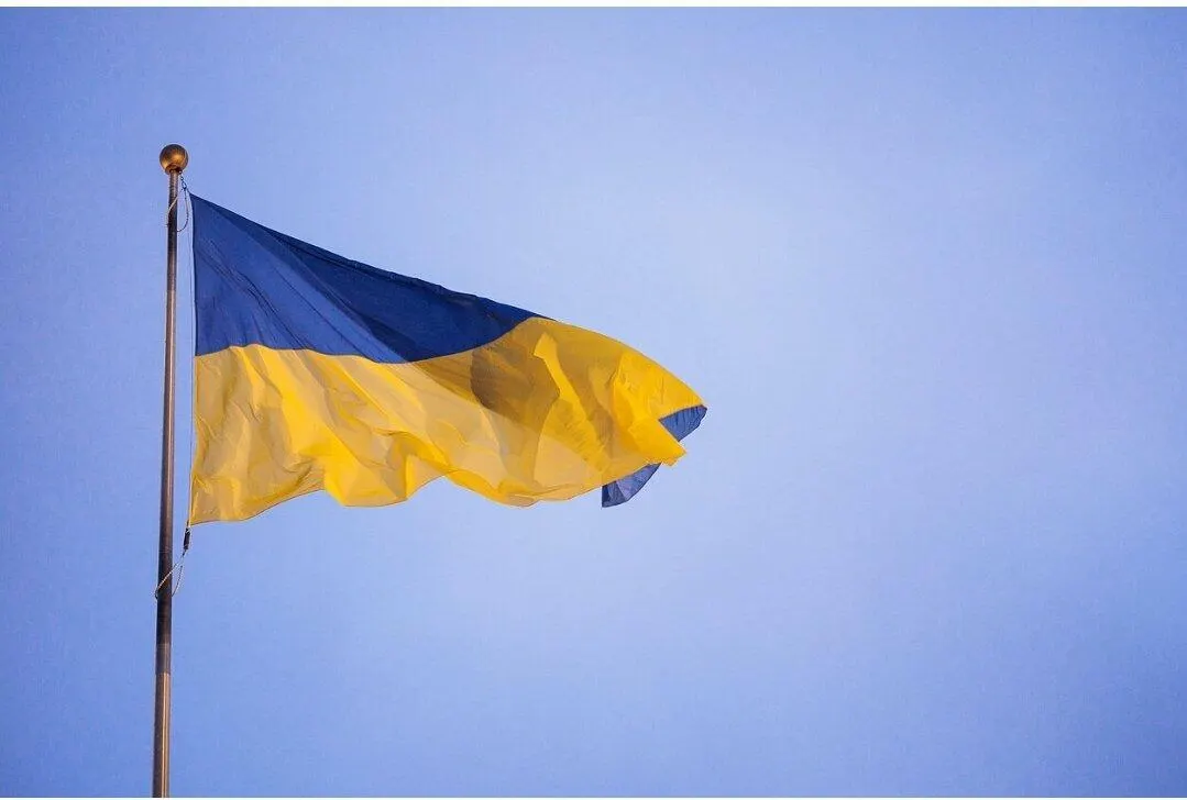 У Вільнюсі зірвали український прапор: що це означає для українців у Литві