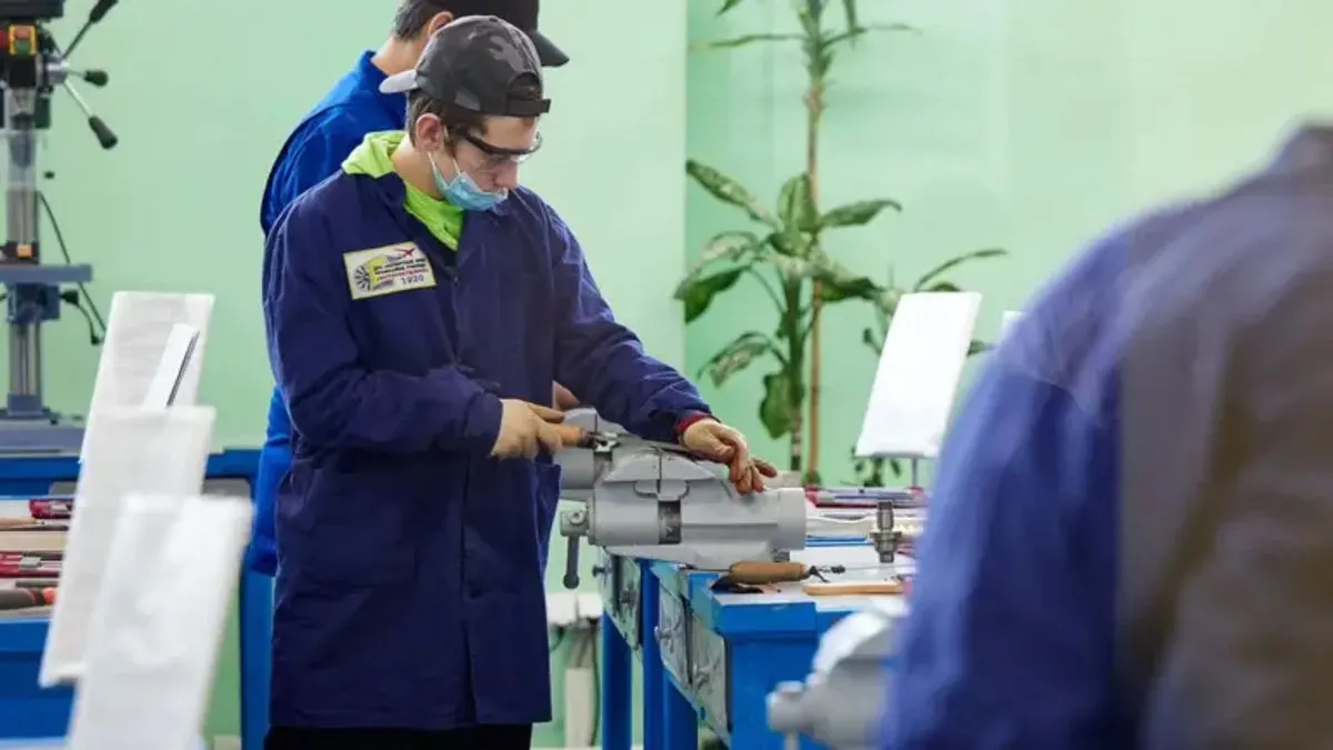 860 мільйонів на профтехосвіту: чи це вирішить кадрову кризу в Україні