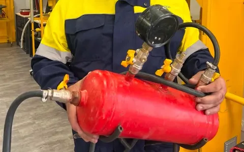 Газовики Волині створили пристрій для перевірки обладнання зі списаного вогнегас