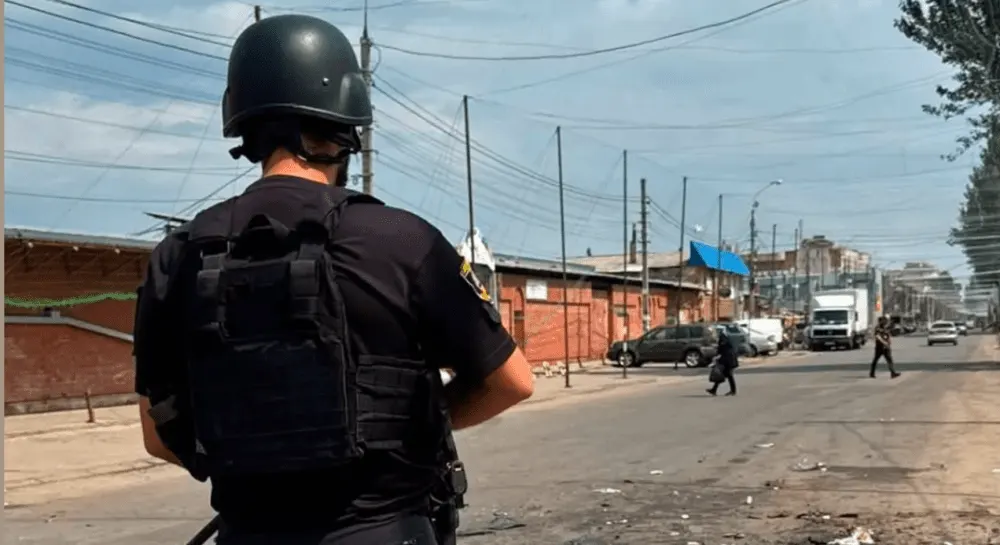 Обстріл Донеччини: поранені на ринку в Слов'янську та пожежа в храмі Краматорська