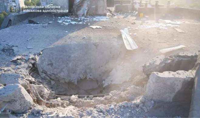 Атака на Запоріжжя: постраждалих уже четверо, пошкоджено багатоповерхівку