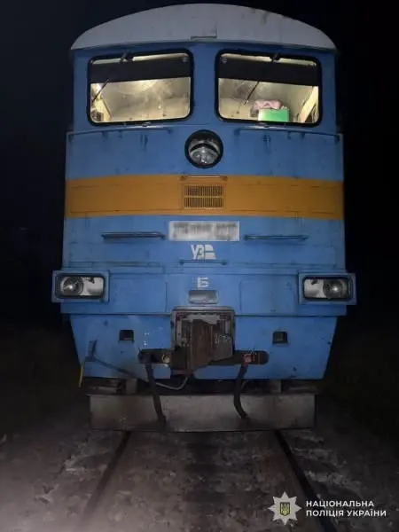 Загибель на колії у Львові: потяг збив чоловіка, що сидів на рейках