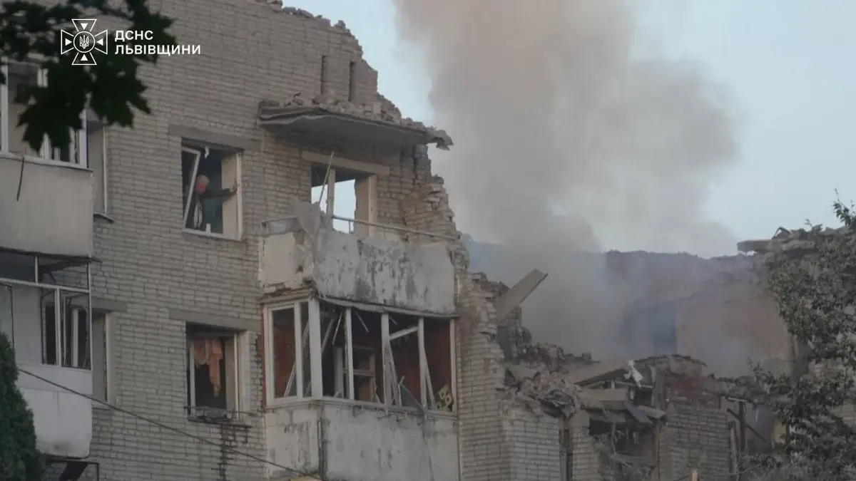 Ракетний удар по Львову: майже 20 постраждалих, пошкоджено школу і дитсадки