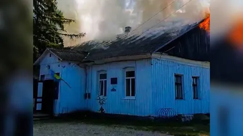 Пожежа в сільраді на Буковині: пошкоджено дах і перекриття