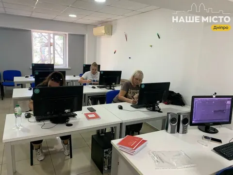 У Дніпрі стартувала програма перенавчання для вразливих категорій: що відомо