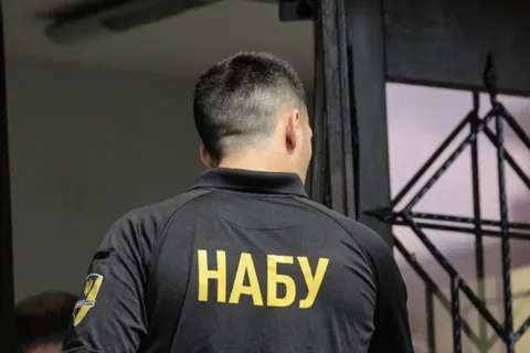 Співробітник СБУ організував схему продажу бронювань: деталі справи