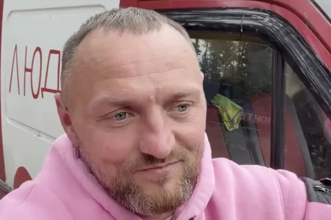 Волонтер Пуришев, який їздив до Москви заради сина, повернувся в Україну