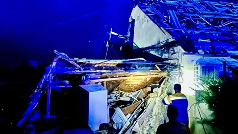 Нічний удар по Дніпру: троє людей врятовані з-під завалів