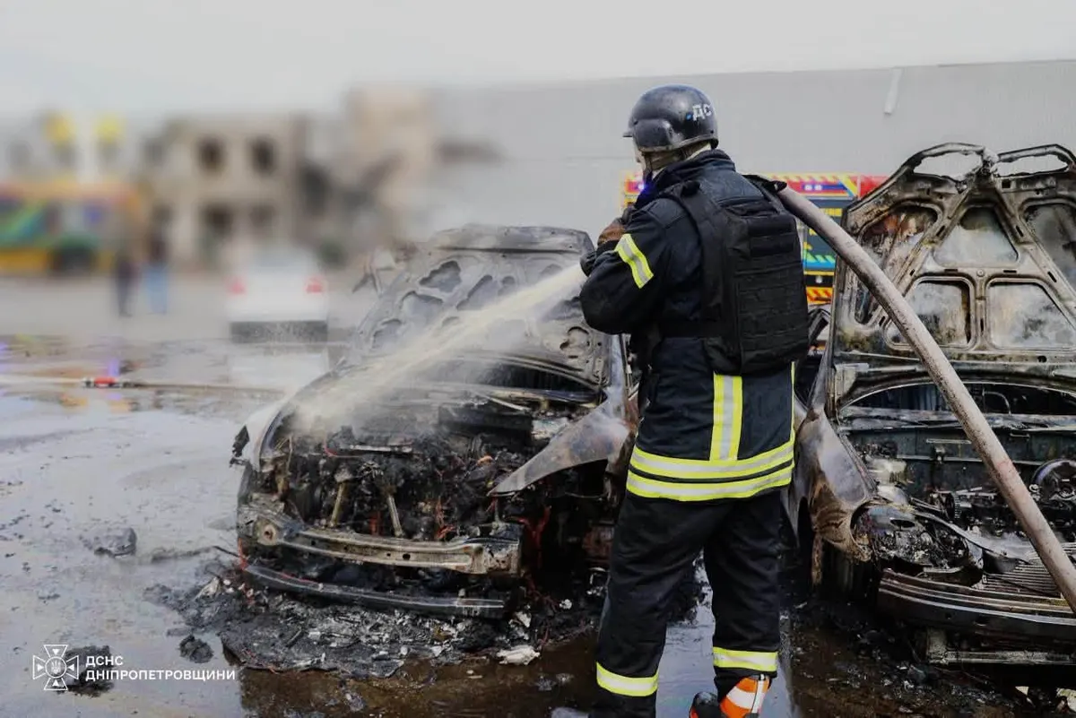 Удар по Дніпру: двоє загиблих, шестеро поранених, пошкоджені склади