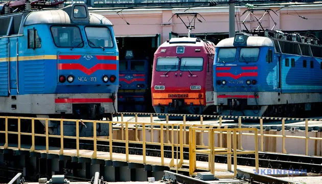 Укрзалізниця відкрила платні зали на вокзалах безкоштовно через затримки