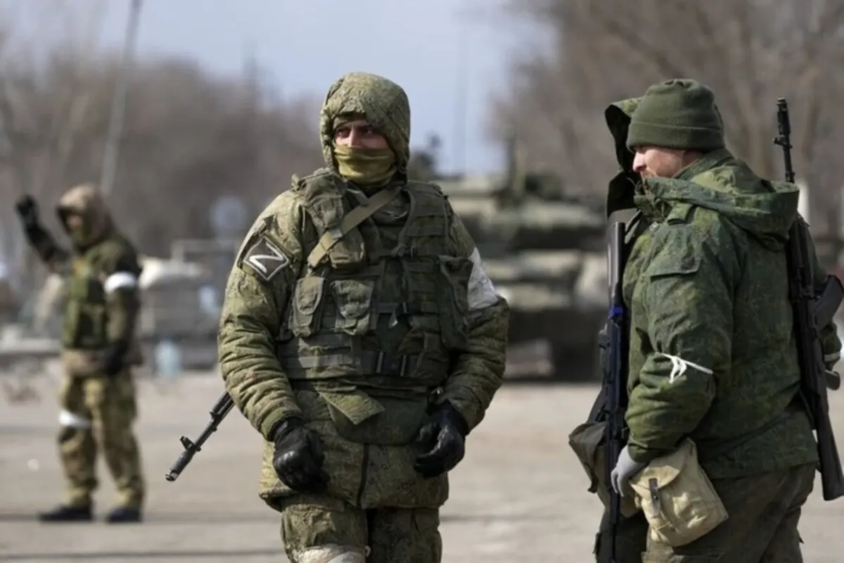 На окупованих територіях примушують до офіційного працевлаштування — і до армії