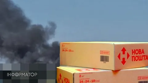Удар по Дніпру: пожежа на складі, є загиблий та поранені