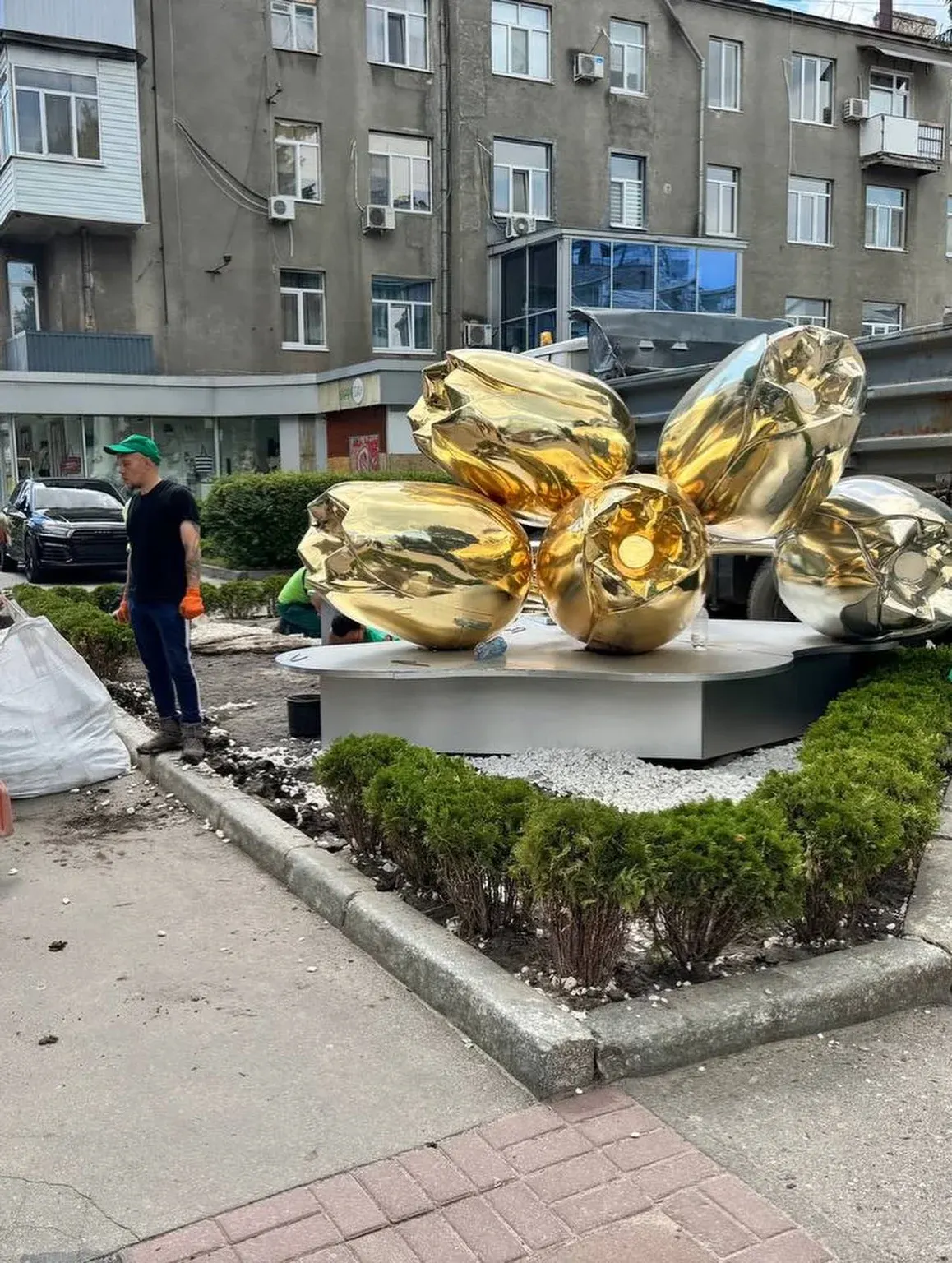 У Харкові оновили сквер біля Палацу одружень — без тендерів і кошторисів