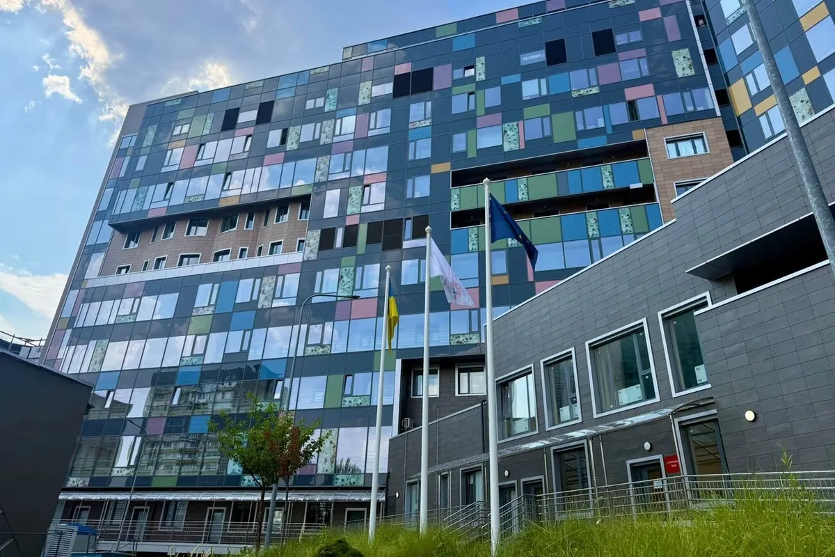 «Охматдит» повністю відновив пошкоджений корпус: деталі відбудови